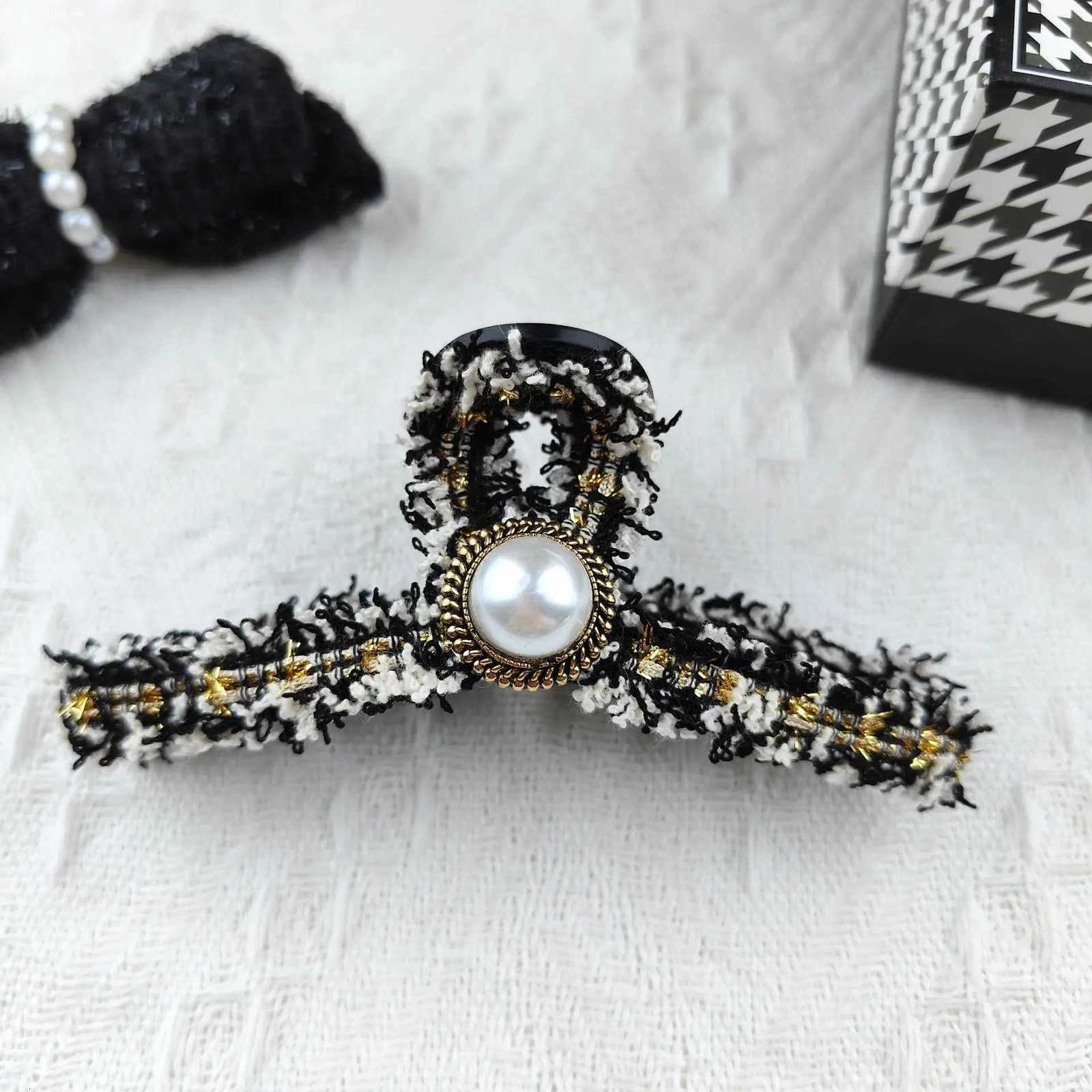 luxury brand Fashionable Hair Clips hair accories shark clips exquisite pearl heaear Crab hair clip Hair pin Y251210