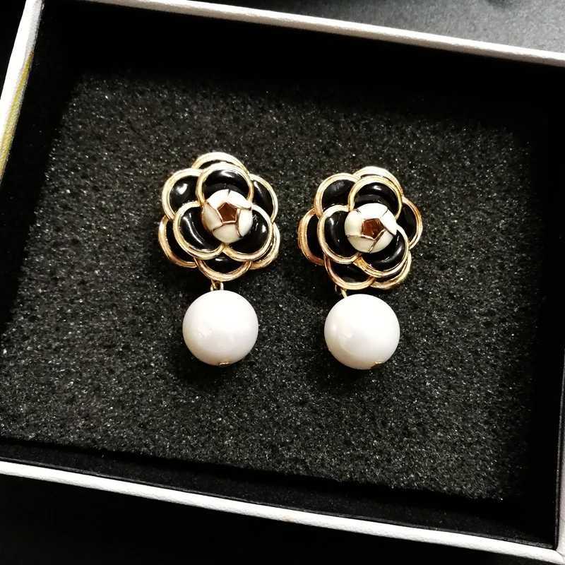 Famous Design Golden lia wer Pearl Stud Earring For Wen Tren Jewelry Y251210