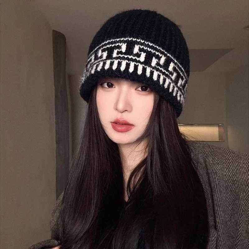 Luxury Womens Winter Knitted Beanie Hat Soft Warm Fleece Lined Slouchy Cap for Cold Weather Y251209