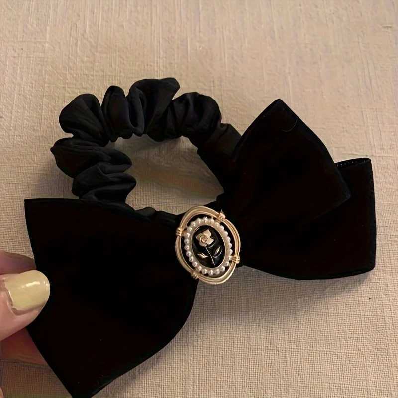 Elegant Veet Bow Hair Tie with Golden Embossed Design for Ponytails and Updos Black Veet Hair Accory Elegant Bun Holder Y251210