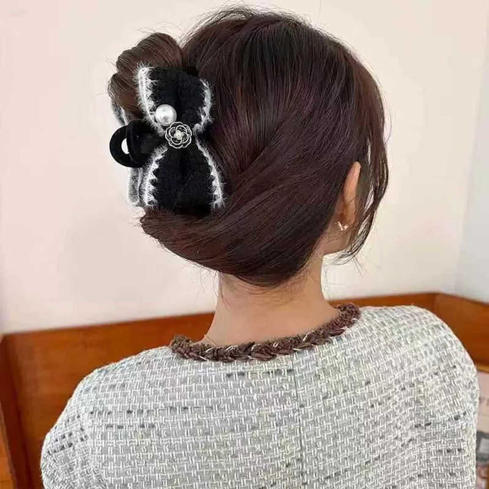 1pc lia Black and White Knitted Bow Hairpin Fem Back of Updo Hair Scrah Clip Fl Pearl Shark Clip Heaear Y251210