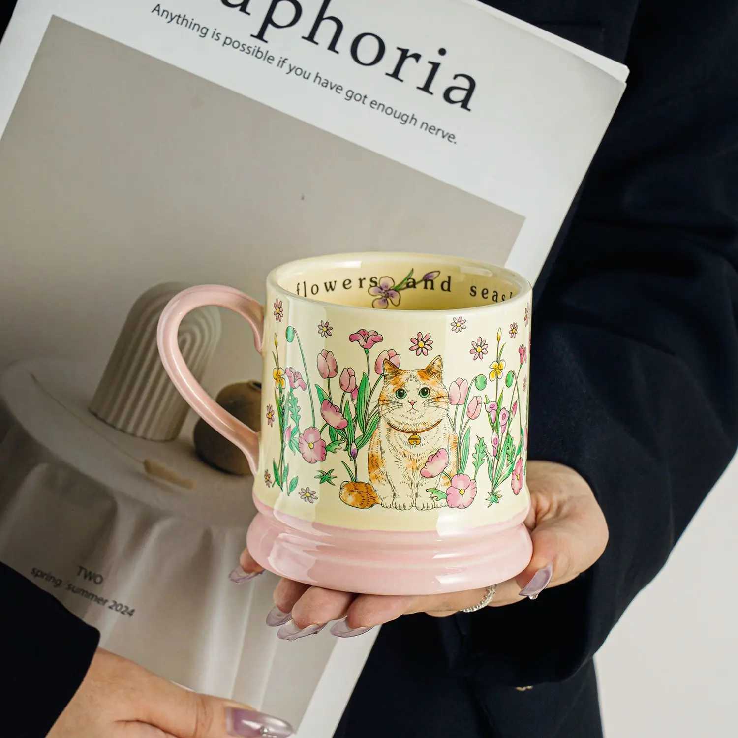 Cute Cat Ceramic Mug Amidst Flowers Design Inspired Office Coffee Mugs High-value Couple Tea Cup Holiday Gift Kawaii Cup C251210