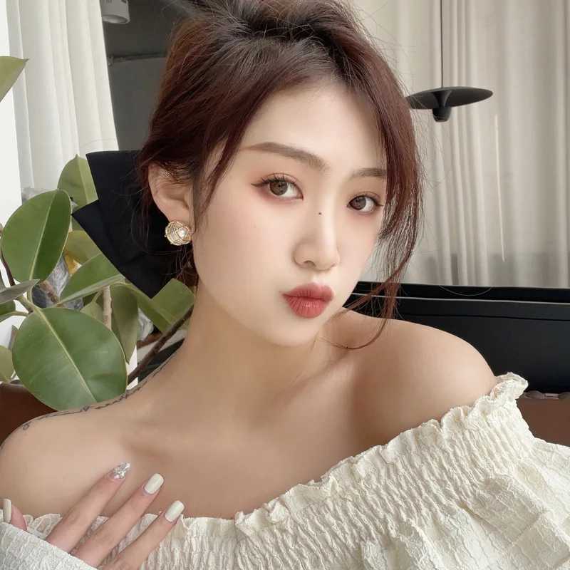 Mihan Fashion Jewelry 925 Sier Needle Square Earrings Elegant Temperament Simated Pearl Earrings For Wen Girl Gift Y251210