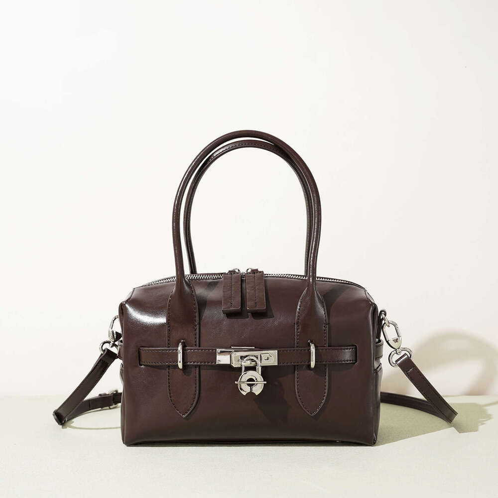 Luxury Bag Designer Shoulder Bags Totes Hobo New Cowhide Elegant Women S Autumn Winter Handbag Large Capacity Fashion Commuter Crossbody Bag