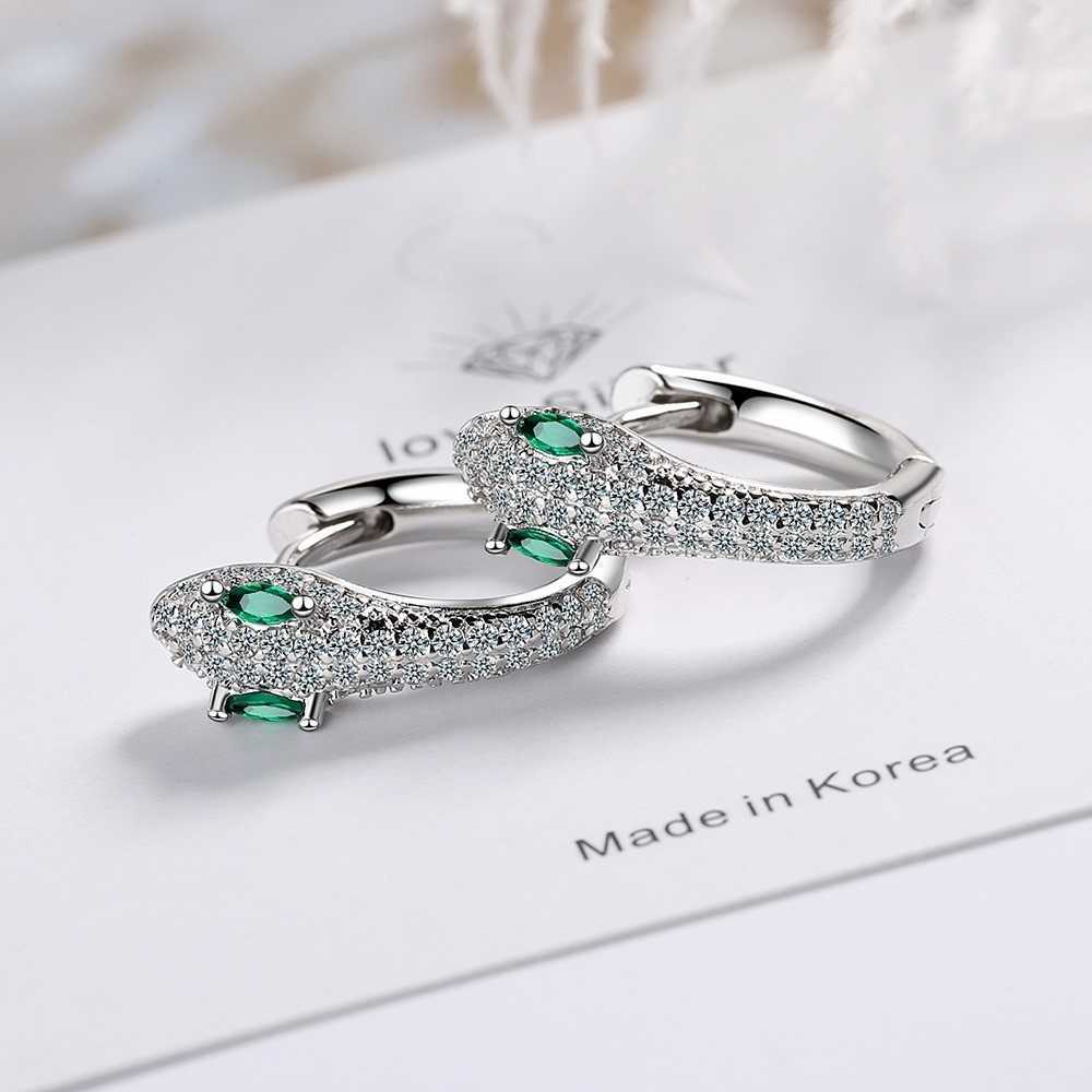 Micro-set zircon green-eyed snake-shaped earrings for women, exquisite and versatile, sweet and cool style, unique and rare ear jewelry S251210