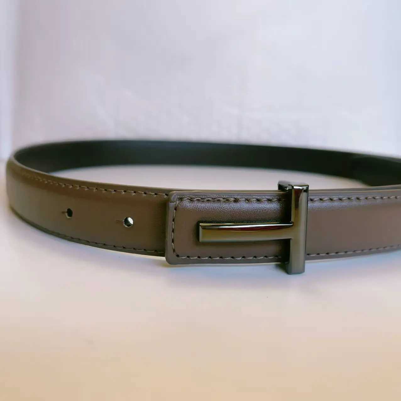 Luxury New Womens Belt Double-Sided Use Fashion Pop Letter T Belt Jeans Dress Accessories 25cm High Quality Belt Y251210