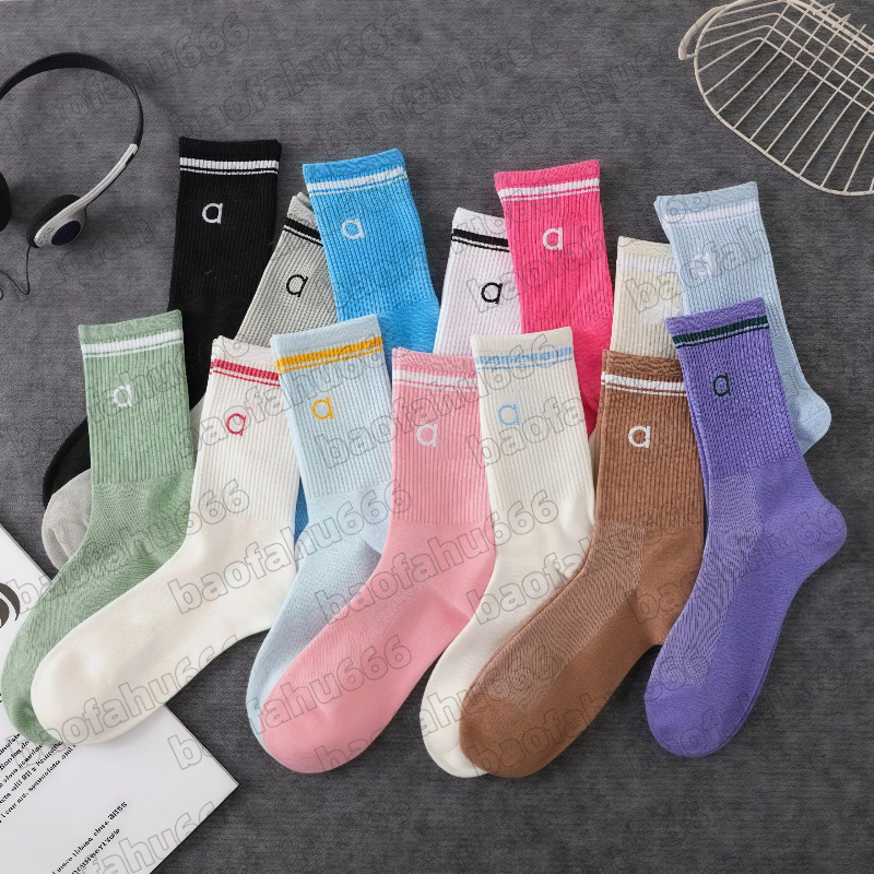 5 pairs Yoga Socks Full Length Sock Womens Cotton Gym Sports Socks Four designer socks Classic Academic Style Stretchy Sweat-wicking Sock short middle long socks