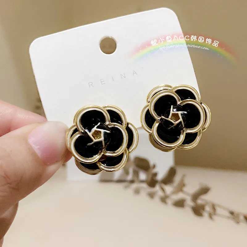 Luxury Earrings Vintage Hepburn style black white wer earrings for wan 2025 trend Y251210