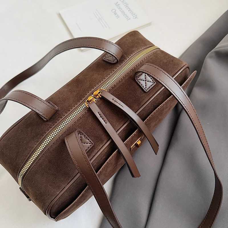 2025 Winter Lat Trends Fi Shoder Bags For Wen PU Suede Large Capacity Sahels Bag Cmute Luxury Designer Handbags Y251209