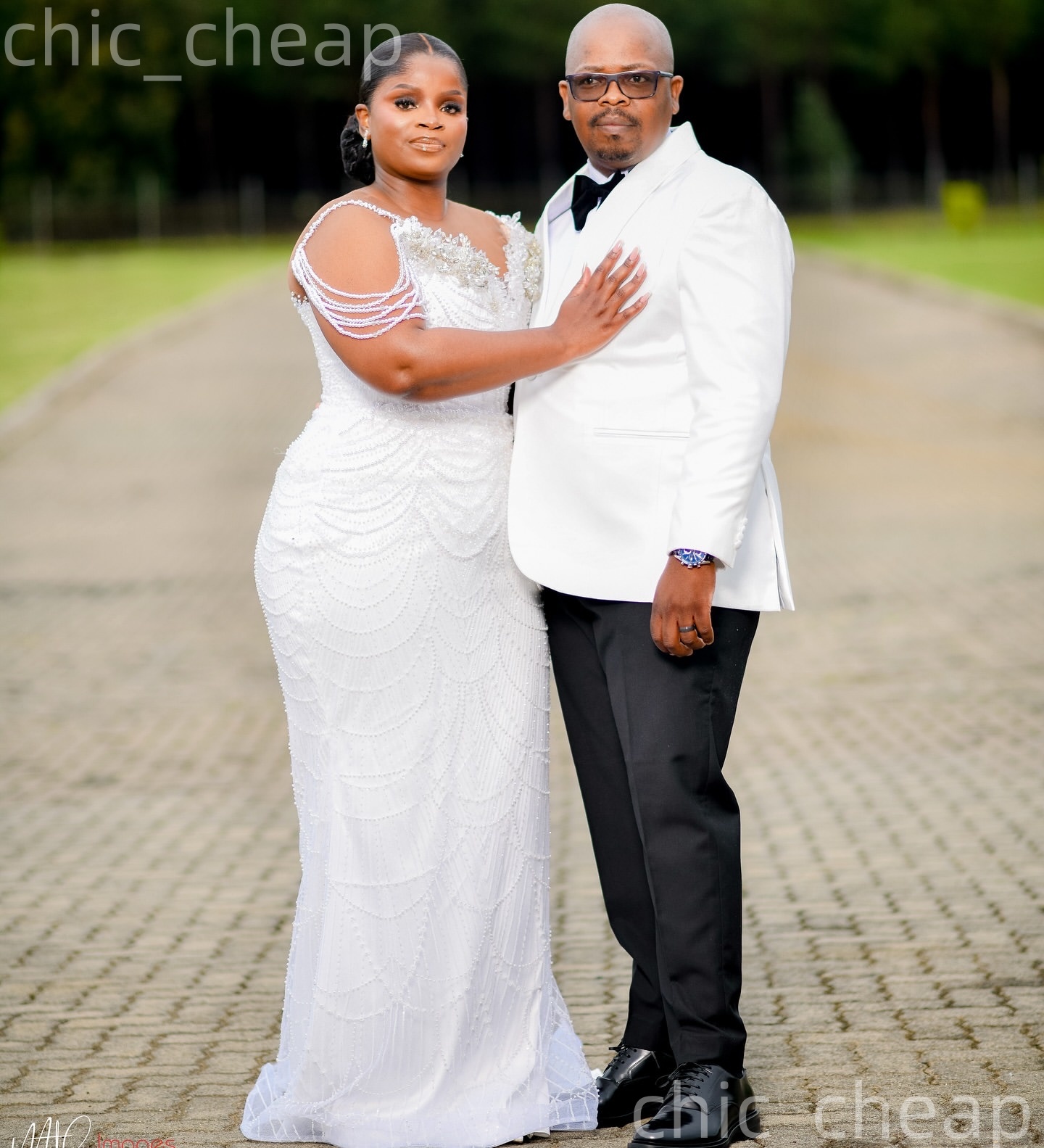 2026 Arabic Aso Ebi Plus Size Ivory Wedding Dresses Rhinestones Beadings Sheer Neck Sequined Bridal Gowns Dress For Brides ZJ2089