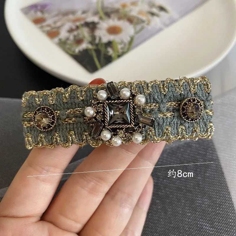 Luxury Brand High Quty Hair Clip Fashion Imitation Pearl Rhinestone Black White BB Clip Barrettes Girl Wen Hair Accories Y251210