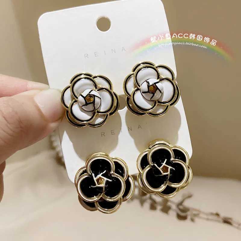 Luxury Earrings Vintage Hepburn style black white wer earrings for wan 2025 trend Y251210