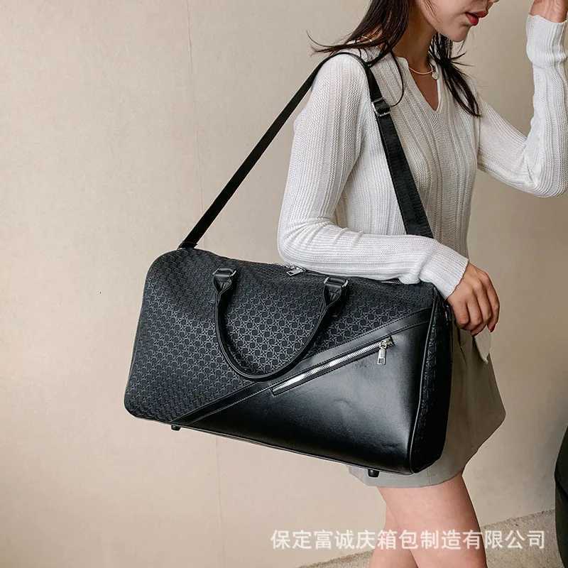 Cross Border Short Distance Travel Bag Wens PU Large Capacity Hand-held Storage Travel Lage Waterproof Fitness Mens Bag Y251209