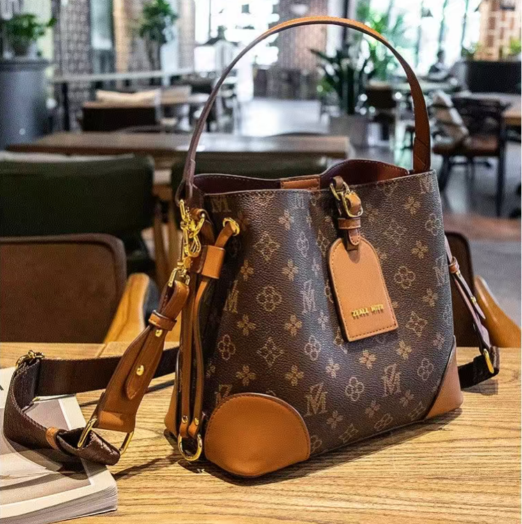 Designer bag Shoulder Bag Luxury Bag Crossbody Purse Designer 2025 Fashionable Drawstring Bucket Versatile Western Style Single Shoulder Handheld Crossbody Bag