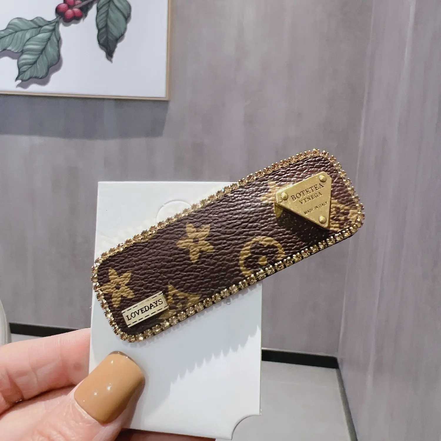 Luxury Y2K Best Seller Hair Clips for Bangs French Retro Print Side Hairpins Elegant Prum 2025 Hot S Tren Accories Y251210