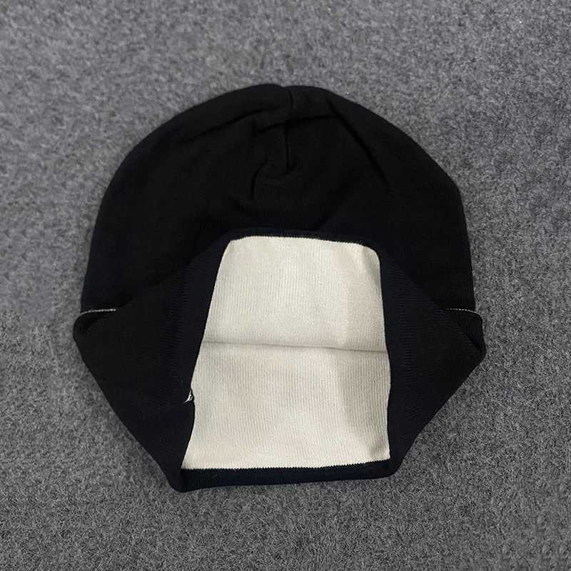 Luxury Men and Womens Creative Pattern Knitted Hat Windproof Warm Hip Hop Outdoor New Trendy Autumn Winter Y251209