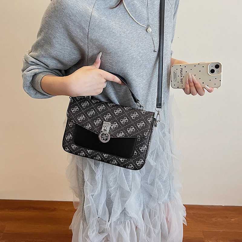 Classic Parisian-Inspired Leather Crossbody Bag Elegant Minimalist Handbag Wen Vintage Letter Casual Luxury Messenger Y251209