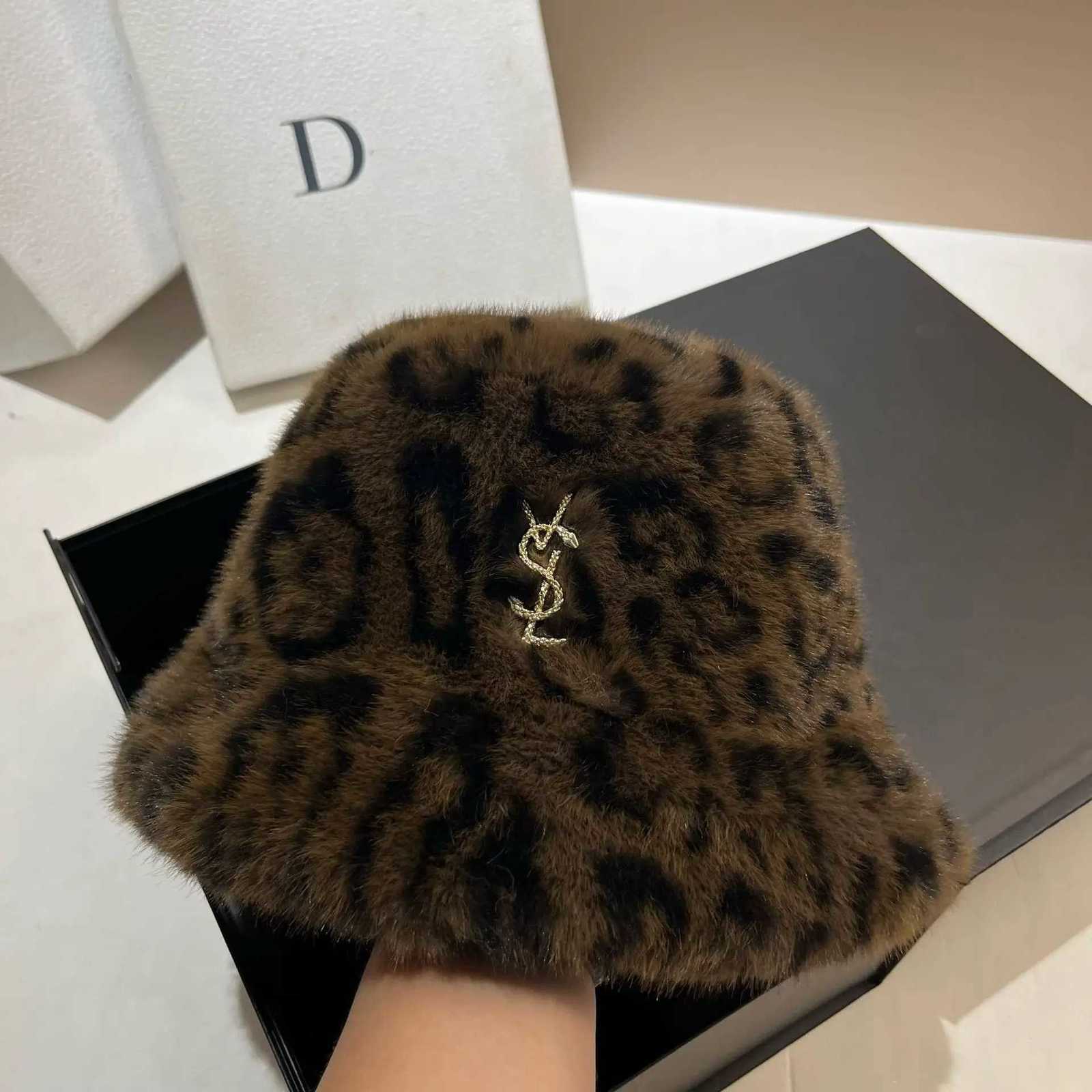 Leopard Print Hat Winter Warm Fuzzy Faux Mink Fur Fashion Pailot Hat for Wen Korean Style Luxury Tren Beanie Y251210