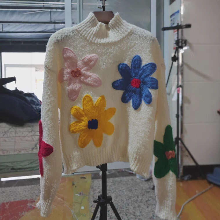 Long Sleeved Outwear Warm Loose Jumper Streetwear Women's Knit Casual Sweaters Flowers Decorative Top Pullovers Knitwear