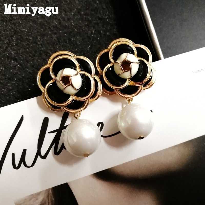 Famous Design Golden lia wer Pearl Stud Earring For Wen Tren Jewelry Y251210