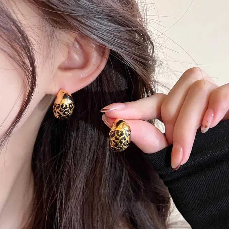Korean Brown Enamel Leopard Print Hoop Earrings For Wen Vintage Elegant C-Shed Geetric Statement Earrings Jewelry Y251210