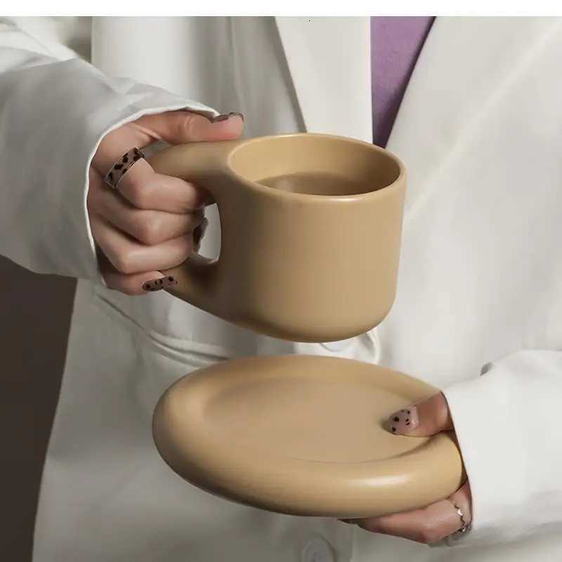 Nordic Couple Mug Personty Trend Cute Girl Living Room Coffee Table Decoration Simple Ceramic Cup C251210