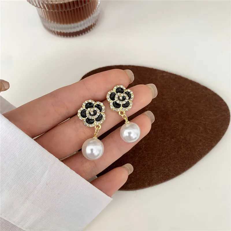 Adolph Trending Rose wer Drop Earring Fashion Party Korean Imitation Pearl Pendant Dangle Earrings Fem Jewelry For Wan Y251210