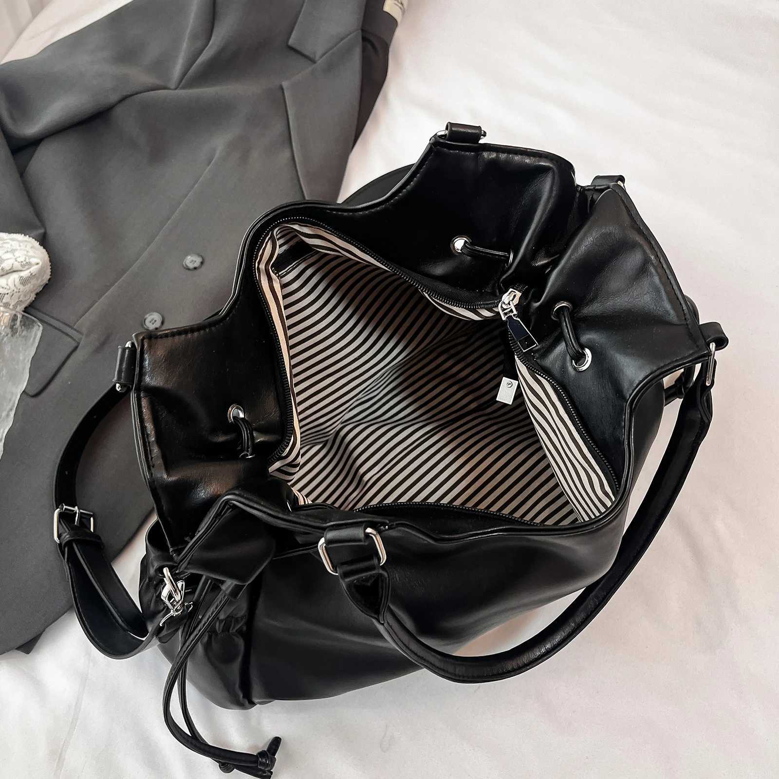 PU Cmuter Tote Bag Large Capacity Tote Handbag Solid Color Travel Tote Bag Roy for Business Off Work Travel Y251209