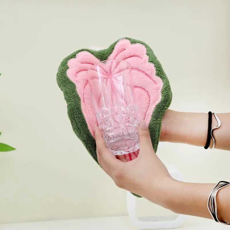 1Pcs Leaf Wipe Hand Towel Hanging Coral Fluff Handkerchief Kitchen Cleaning Rag Soft Absorbent Plant Hand Towels For Bathroom C251210