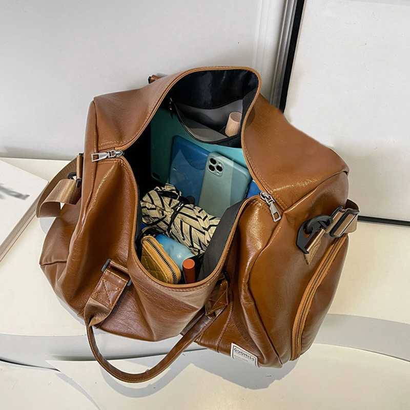 PU Travel Duffel Bag Waterproof Lage Handbag with Shoes Pocket Weekender Overnight Daypack Dry Wet Sports Shoder Tote Pack Y251209