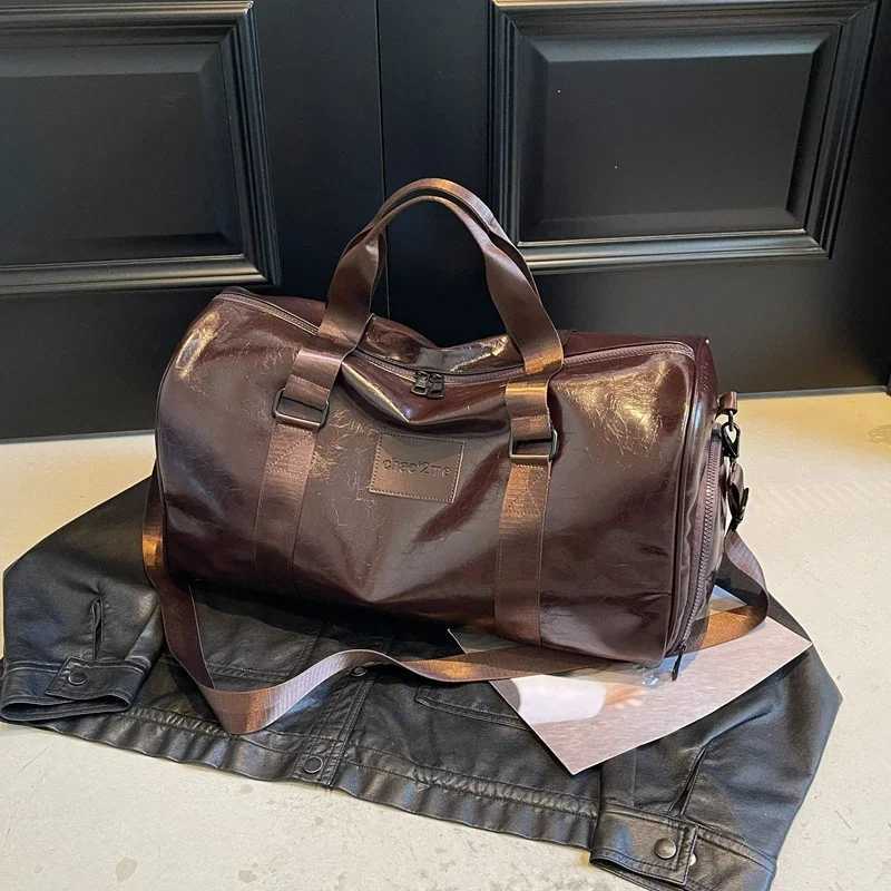 Super Cool Glossy PU Large Capacity Travel Bag 2024 Simple Casual Sense of Luxury Fi Shoder and Crossbody Bags for Unisex Y251209