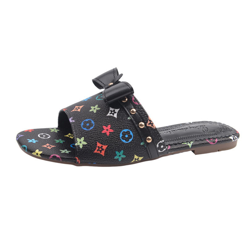 New Design Style Color Print Slippers 2026 Summer Hot Trend Versatile Women Sandals Beach Casual Flat Slippers Black White Free Shipping Size 35-40
