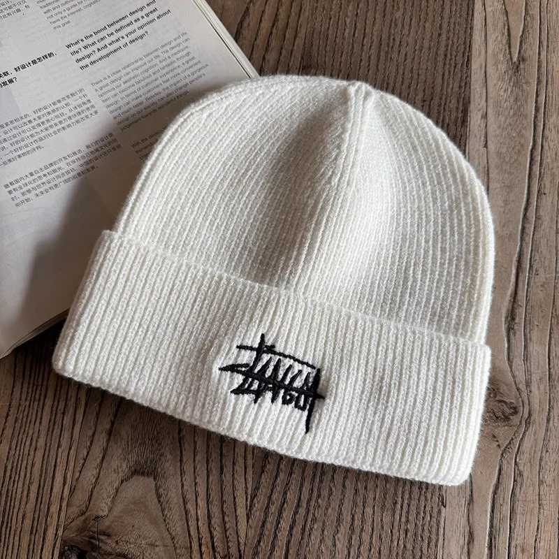 Luxury Embroidered Letter Beanie - Soft Warm Knit Hat for Men Women Stretchable Slouchy Cap for Casual Travel Y251209