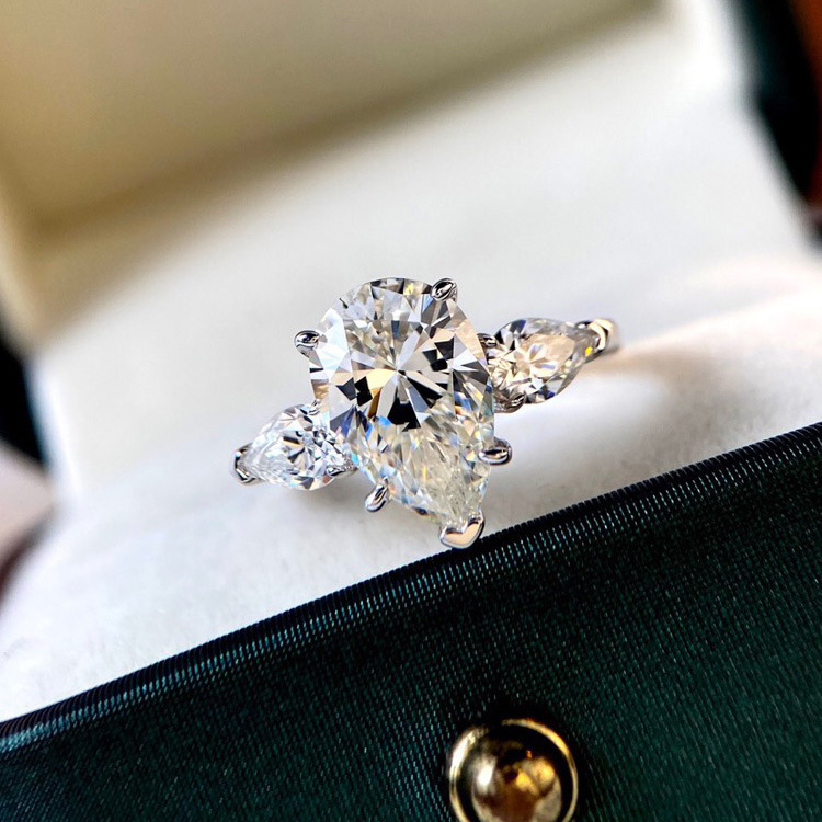 Jewellery Ring Designer Simulated Moissanite Water Droplet Shaped with Zircon Open Mouth Setting for Wedding Anniversary Gift High Quality
