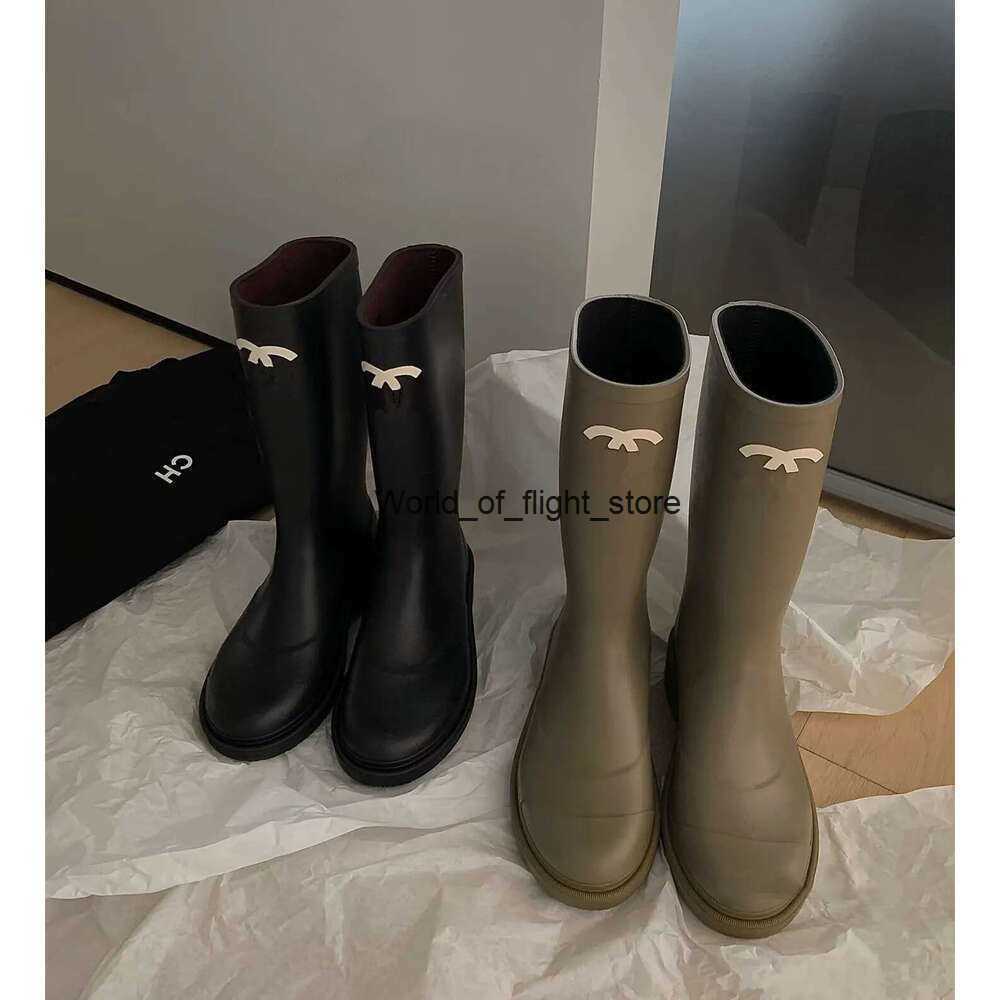 New Thick Bottom English Style Martin Rain chan Fashion designer combat Shoes Women Mid Knee Short Boots ch bottes cd Rainboots wellie top dhbest A Q251121