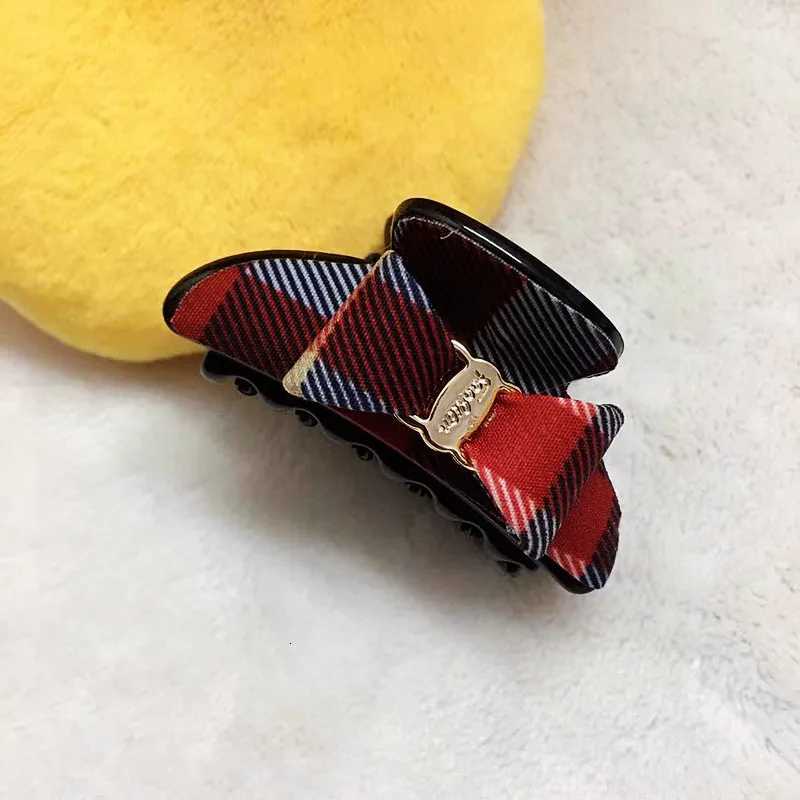 2025 New Fashion Acrylic Hair Cl Clip For Wen British Plastic Plaid Hair Accories New Handmade Exquisit Grid Shark Clips Y251210
