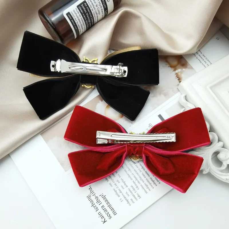 Retro Fabric Veet Bow Hairpin Pearl Bee Hairclips for Wen Fem Spring Clip Heaear Hairgrips Korean Hair Accories Y251210