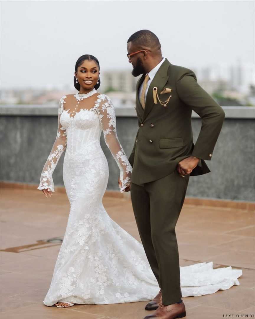 Customized Luxury Mermaid Wedding Dress Sheer Neck Long Sleeve Ladies Bride Dress Lace Appliques Bridal Gowns