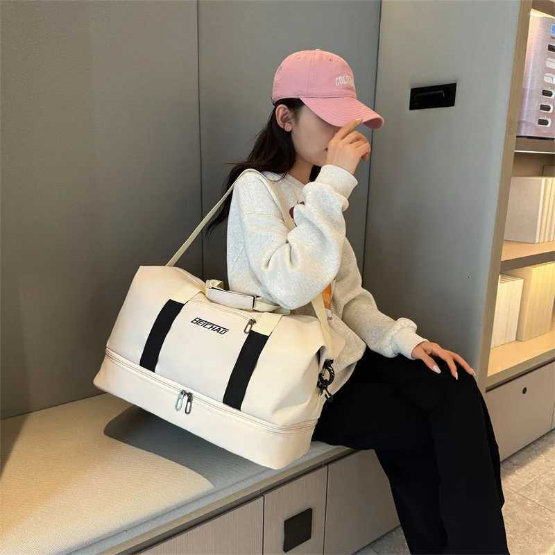 Travel Bag Large Capacity Tote Lage Dry Wet Swimming Gym Bag Oxford Waterproof Sports Crossbody with Shoe Cpartment Y251209
