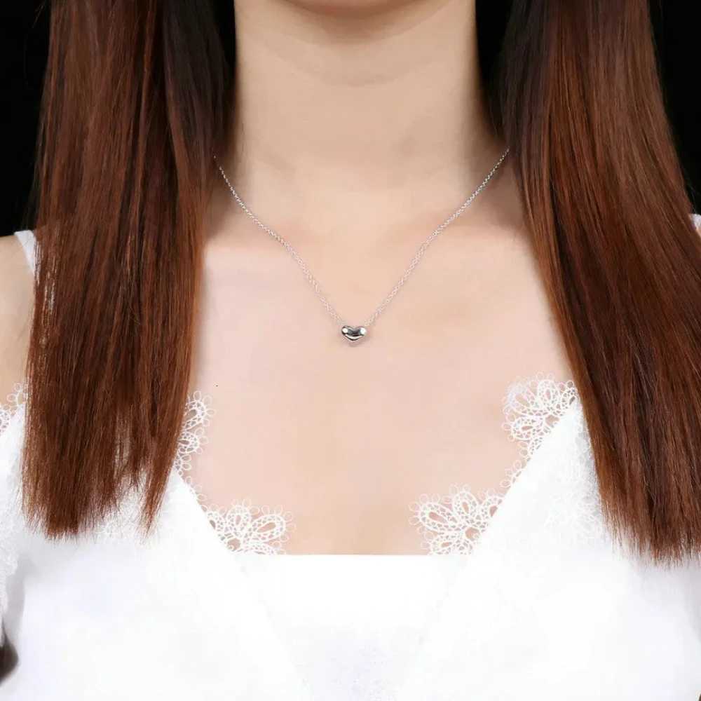 Womens Small Heart OL Style Pendant - Silver Smooth Skin-Friendly Daily/Office/Party/Wedding/Anniversary/Gift ZYN100 M251211