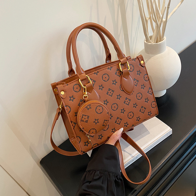 Designer bag 2025 New Trendy Shell Bag with Stylish Embossed Hand Cross body Bag for Women