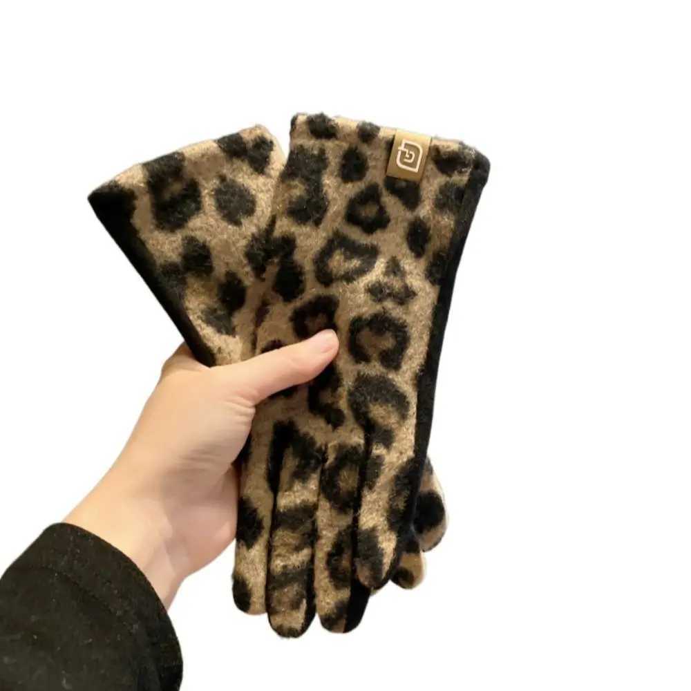 Cashmere Leopard-print Gloves Cold-proof Touch Screen Ladies Driving Gloves Keep Warm Windproof Mittens Motorcycle Riding Y251211