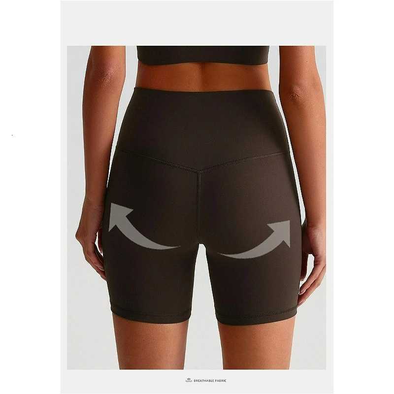 Womens Seamless Yoga Set Quick-Dry Sexy Backless Sportswear Bra High-waisted Shorts Outdoor Running Gym Fitness Workout OutfitT251211