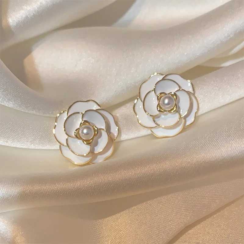 New Fashion lia wer Stud Earring White Black Enamel Oil Pearl Earrings for Wen Party Elegant Jewelry Girls Gifts Y251210