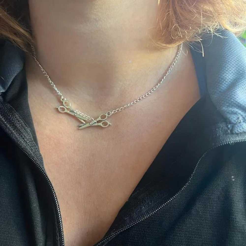 Fashion Personality Two Small Silver Color Scissors Pendant Necklace for Women Halloween Gothic Punk Choker Chain Jewelry Gifts M251211