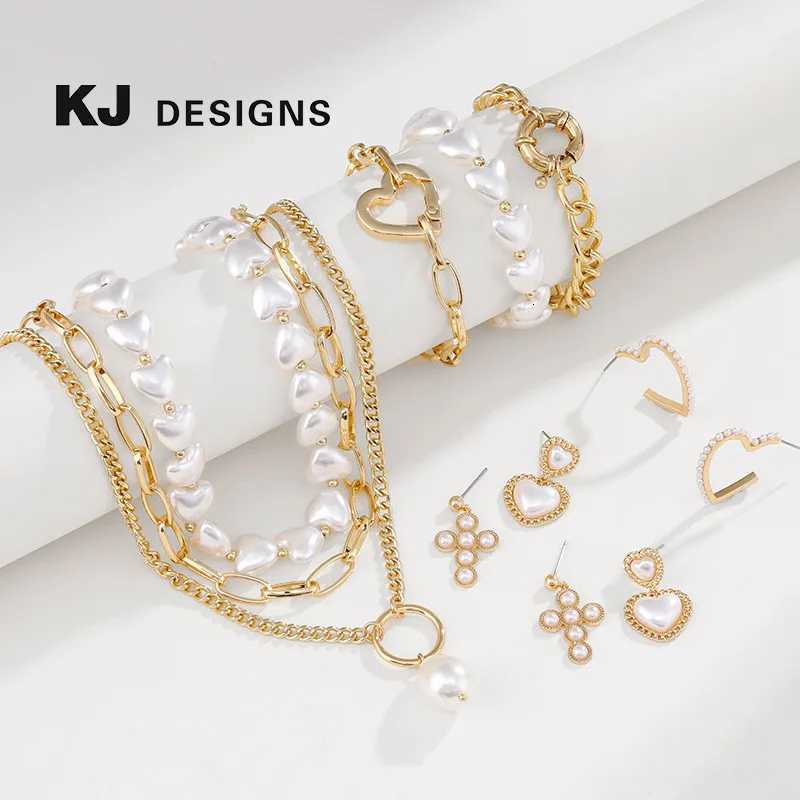 Original Design Multi-row Stacking Wearing Pearl Pendant Necklace Womens Ins Style Autumn and Winter Fashion Versatile Necklace M251211