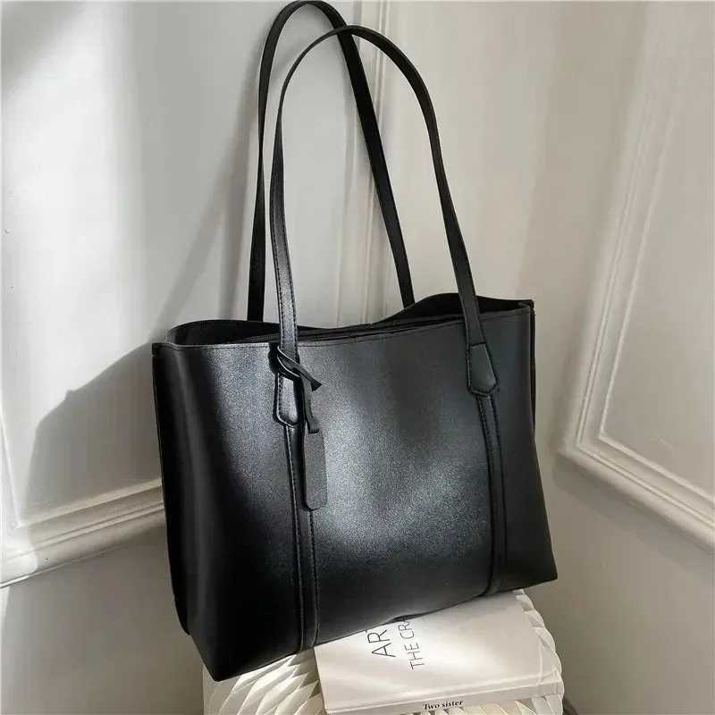 New Trend Solid Color PU Leather Underarm Bag Simple Wen Large Capacity Bag Shopping Travel Elegant Unisex Tote Bags Y251211