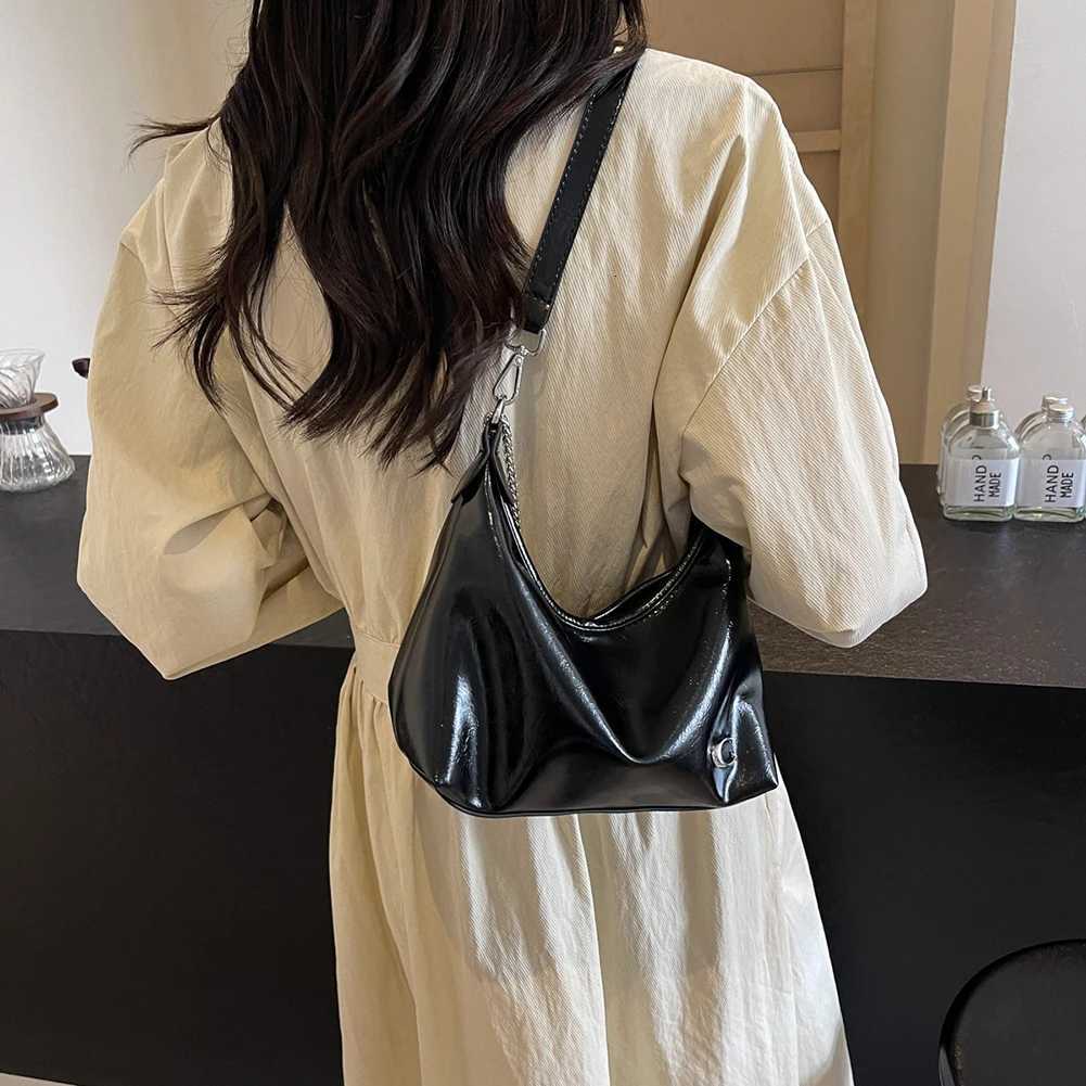 Wen PU Casual Tote Handbag Large Capacity Chain Sling Bag Zipper Closure Elegant Underarm Bag Mti-pockets Simple Sahel Bag Y251211