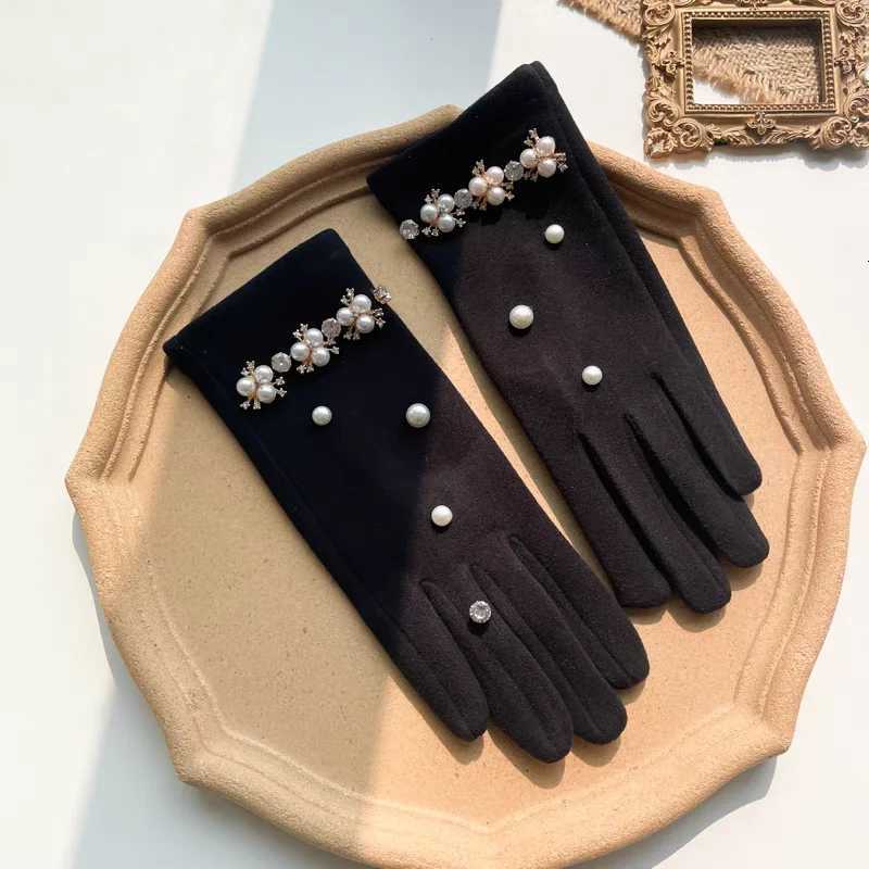 Womens Winter Outdoor Driving Warm Gloves Korean Wool Pearl Rhinestone Full Finger Plus Velvet Touch Screen Cashmere Gloves Y251211