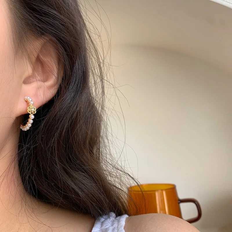 Classy lia Earrings French Retro Pearl wer Ear Hoop Fem Stud Earring Y251210